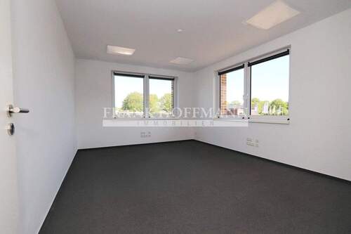 V8828 Bürogebäude Büro 4 - 