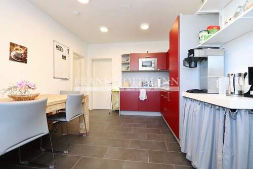 V8828 Bürogebäude - Aufenthalt - 