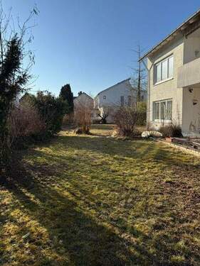 Grundstück mit Haus - FBC - Seltene Gelegenheit: Mehrfamilienhaus oder großzügiges Baugrundstück mit Entwicklungspotential in Fürstenfeldbruck