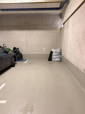 Tiefgaragenstellplatz - 