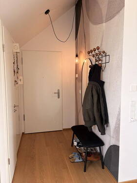 Flur - 3 Zimmer Etagenwohnung zum Kaufen in Steißlingen