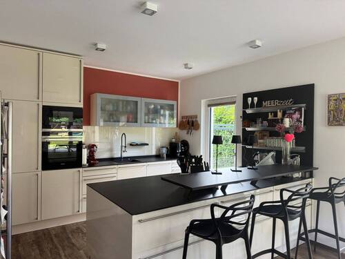 EG Küche offen zu Wohn-und Essbereich - Repräsentatives Einfamilienhaus der Extraklasse, mit zukuntsweisender energetischer Ausstattung und viel Platz für Familie und Homeoffice