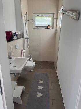 EG Gäste-WC mit Dusche - 