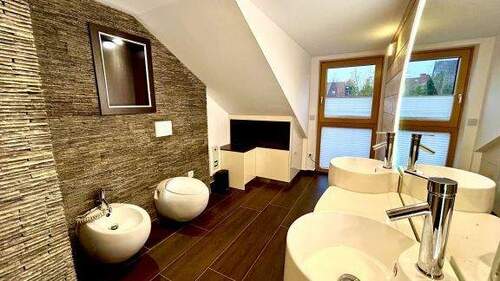 bad-2-og.jpeg - 6 Zimmer Reihenmittelhaus in Eckental