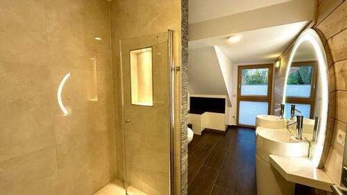 bad-og.jpeg - Reihenmittelhaus mit 256,00 m² in Eckental zur Miete