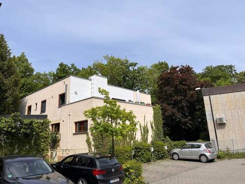 Ansicht (ohne Parkplätze! - Einfamilienhaus in Regensburg zum Kaufen