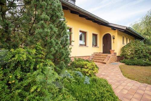 Hauseingang - Einfamilienhaus mit 166,00 m&sup2; in Britz / Kolonie Britz zum Kaufen