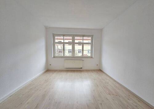 Wohnzimmer - 2 Zimmer Etagenwohnung in Dresden