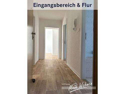Eingangsbereich und Flur - 4 Zimmer Etagenwohnung zur Miete in Bad Dürrenberg