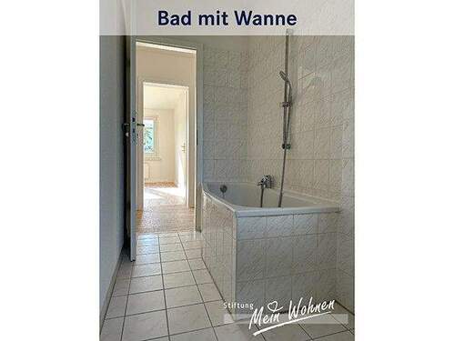 Bad mit Wanne - 