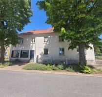 Renovierungsbedürftiges Wohn- & Geschäftshaus mit zusätzlicher Gewerbeeinheit - Duingen