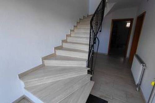 Eingang und Treppe - 