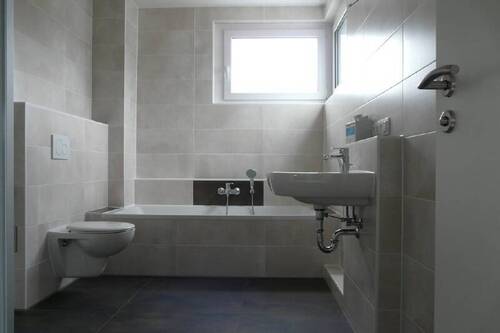 Referenz Bad - Doppelhaushälfte mit 140,00 m&sup2; in Hoyerswerda zum Kaufen