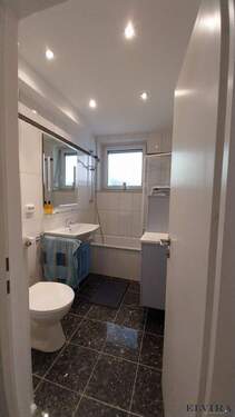 Badzimmer - Etagenwohnung mit 54,00 m&sup2; in München Obermenzing zur Miete