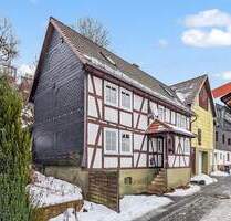 Liebevoll gepflegtes Fachwerkhaus mit modernem Wohnkomfort in ländlicher Idylle - Biedenkopf Dexbach