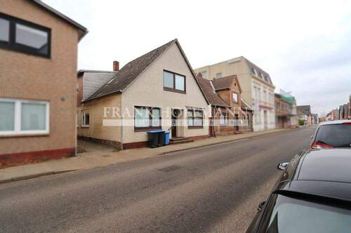 V10650 Außenaufnahme 2 - 2 Zimmer Mehrfamilienhaus, Wohnhaus in Barmstedt
