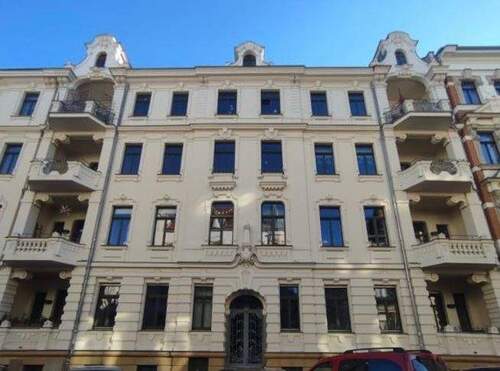 Bild 1 - Lichtdurchflutete Dachgeschosswohnung mit Balkon - Wohnen mit Stil im Waldstraßenviertel!