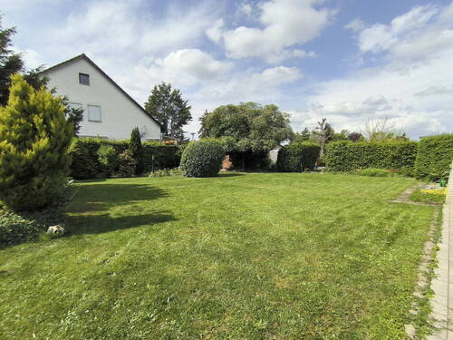 Großer, gewachsener Garten - 7 Zimmer Einfamilienhaus zum Kaufen in Römerberg