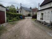 Grundstückszufahrt - Einfamilienhaus mit 194,00 m&sup2; in Naundorf zum Kaufen