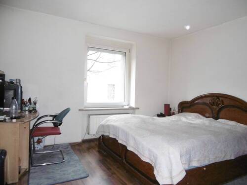 Schlafzimmer Hochpaterre.JPG - 