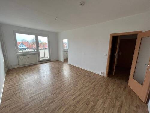 Beispielbild Wohn-/Schlafzimmer - Schnell sein! 1-Zimmer-Wohnung mit Balkon sucht Nachmieter!