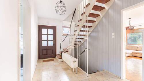 Diele - 4 Zimmer Einfamilienhaus zum Kaufen in Hamburg