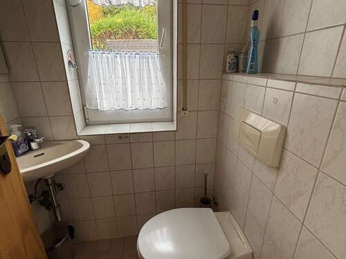 Teilansicht vom Gäste WC.jpeg - 