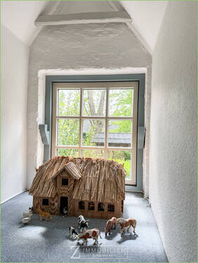 Giebel mit heimischer Deko - 