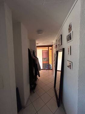 Flur Wohnen links - 