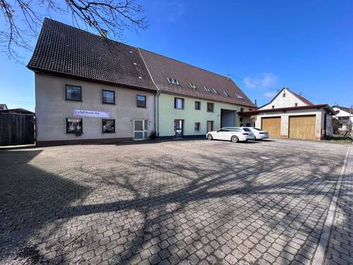 Gesamtansicht beide Gebäudet - Einfamilienhaus mit 400,00 m² in Buchheim zum Kaufen