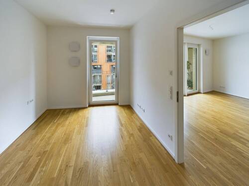 Schlafzimmer - Zentrale 2-Zimmer-Wohnung mit Balkon & grünem Innenhof für Singles + Paare in der Altstadt 