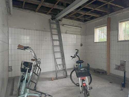 Fahrradraum im Anbau - Mehrfamilienhaus, Wohnhaus in Düsseldorf zum Kaufen