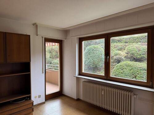 Wohnzimmer mit Blick Balkon - 