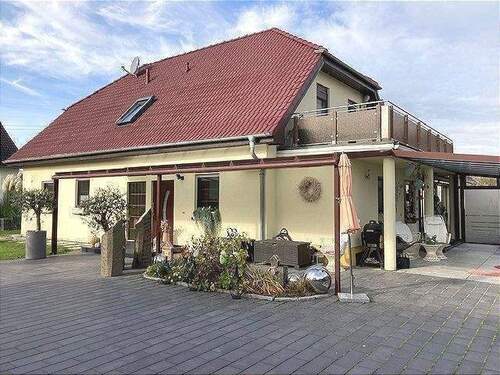 Eingangsbereich - 9 Zimmer Einfamilienhaus in Erfurt