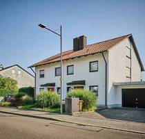 Gepflegte Doppelhaushälfte in Straubing mit Balkon, Terrasse & ausgebautem Dachgeschoss