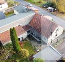 Doppelhaushälfte mit großem Garten und viel Gestaltungspotenzial in Pößneck