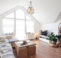 Charmante 4-Zimmer-Dachgeschosswohnung in ruhiger Lage von Mühlheim - Mühlheim am Main