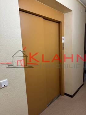 bequem mit dem Fahrstuhl zu erreichen - 5 Zimmer Büro in Wedel