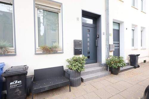 Eingangsbereich - 8 Zimmer Reihenmittelhaus zum Kaufen in Essen