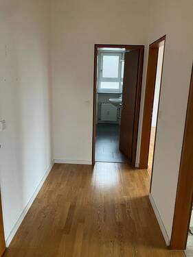Flur - 2 Zimmer Etagenwohnung zur Miete in Schwaig