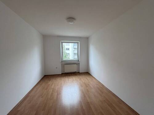 Zimmer - Etagenwohnung mit 92,00 m&sup2; in Kaiserslautern zur Miete