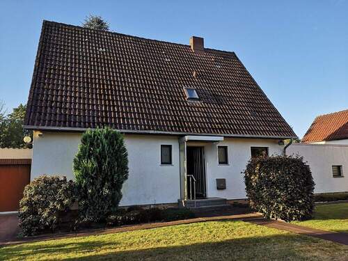 Bild Vorderansicht - 5 Zimmer Einfamilienhaus in Celle