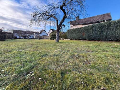 Ansicht vom Baugrundstück.jpeg - Hier entsteht Ihr Zuhause – Baugrundstück in begehrter Lage von Bergneustadt