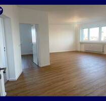Erstbezug nach Modernisierung: 5 Zimmer + Loggia, Einbauküche, Gäste-WC, TG-Platz, Aufzug - Berlin Steglitz