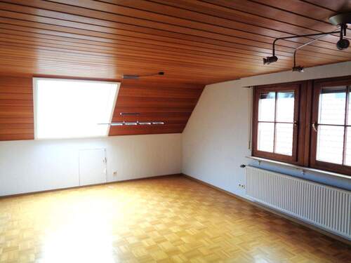 Teil vom Wohnbereich - 2 Zimmer Etagenwohnung zur Miete in Weinstadt