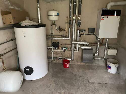 Zentrale Heizungsanlage mit WW-Speicher Bj. 2024 - 