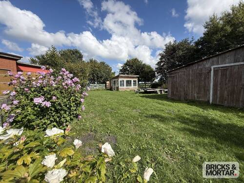 Blick zum Garten - Teilsaniertes Wohnhaus auf Außenlagegrundstück