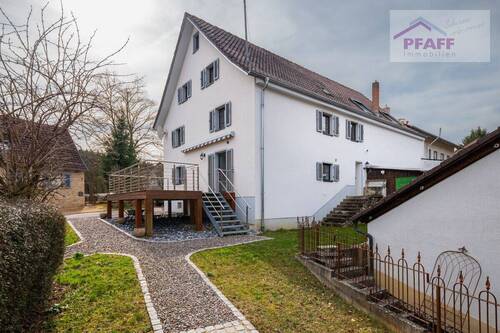 7 - Endlich ankommen? In Uttenhofen! Kernsaniertes EFH, angebaut mit Brandschutzmauer an Nachbarhaus