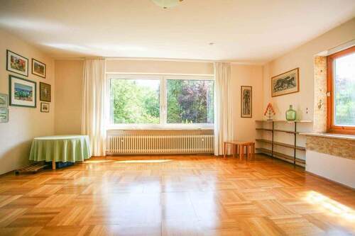 Wohnzimmer - Doppelhaushälfte mit 231,00 m² in Erlangen zum Kaufen
