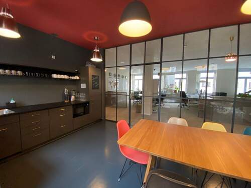 Küche - Büro mit 60,00 m&sup2; in Stuttgart zur Miete